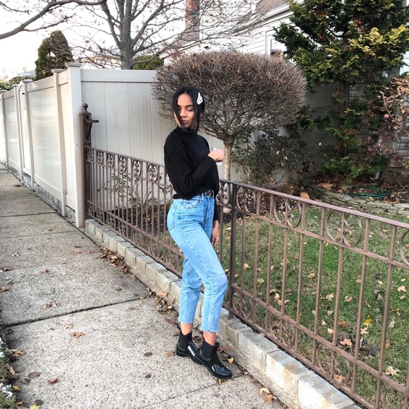 Turtleneck black top 🤍 - Picture 4 of 4